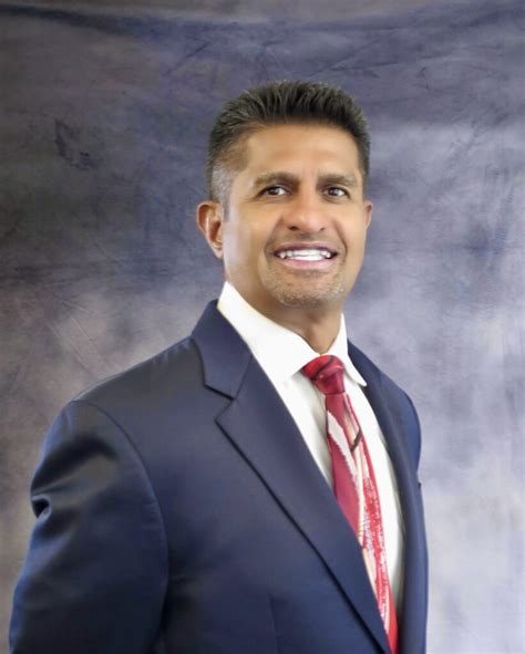 Dr. Johnny Alvarado
